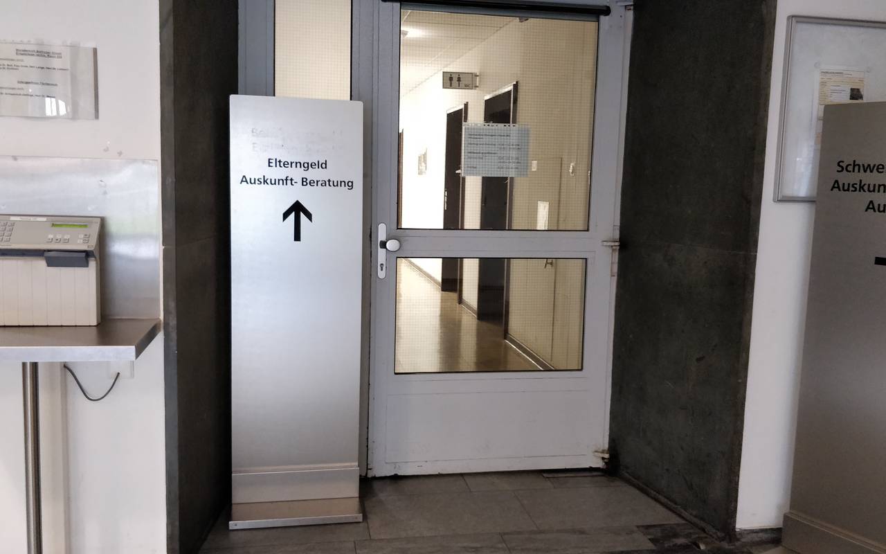 Eingang zur Elterngeldstelle Essen