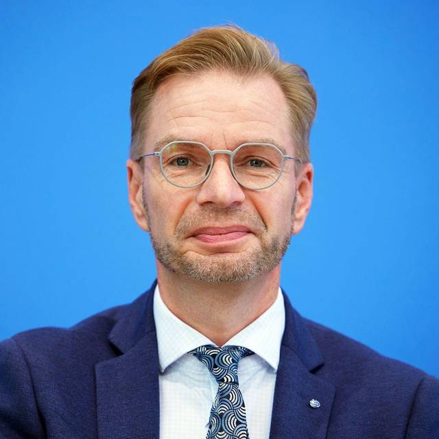 Steuerzahlerbund: Beamtenstatus auf den Prüfstand stellen