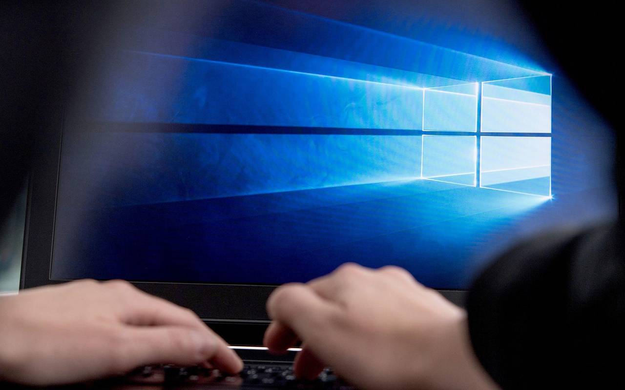 Das Windows-10-Logo auf einem PC