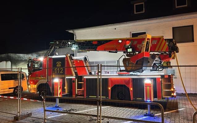 Die Brandwache am Abend an der Einsatzstelle
