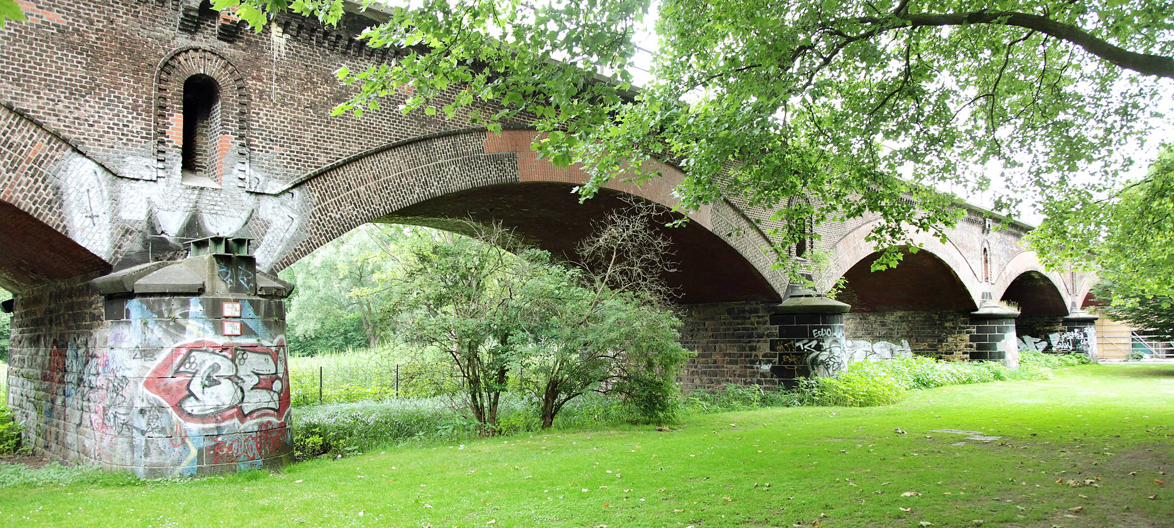 Die Vorlandbrücke in der MüGa