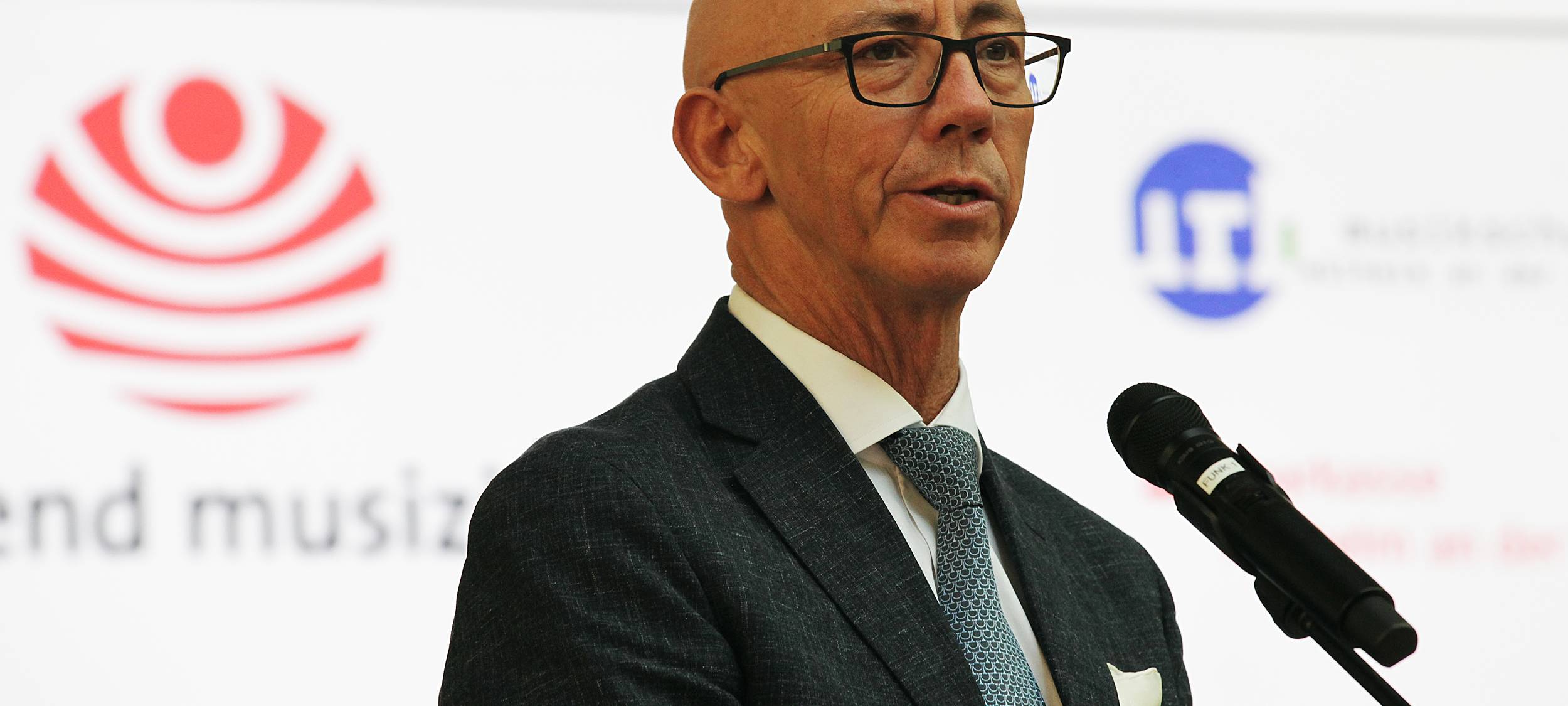 Oberbürgermeister Scholten lädt ein