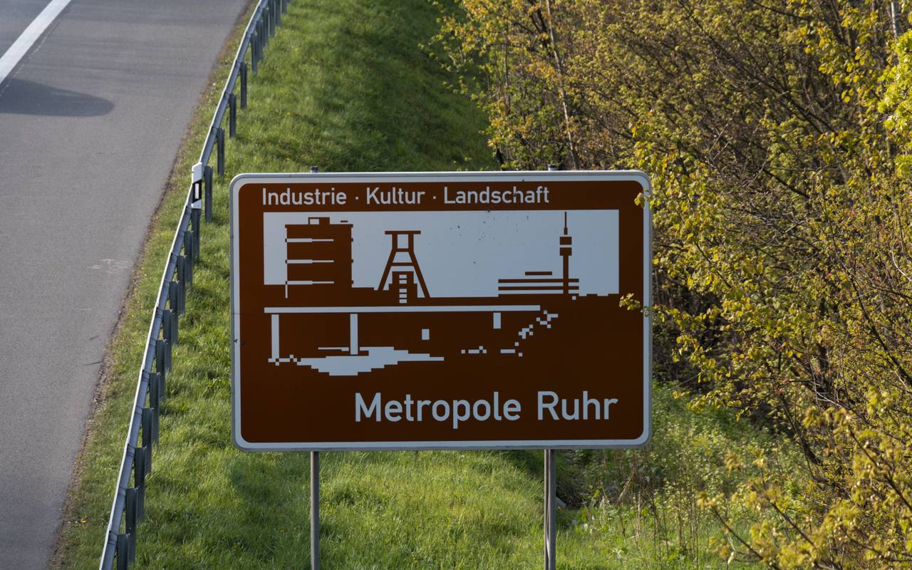 Die Metropole Ruhr wird mit Schildern auch auf Autobahnen angepriesen (Symbolbild).