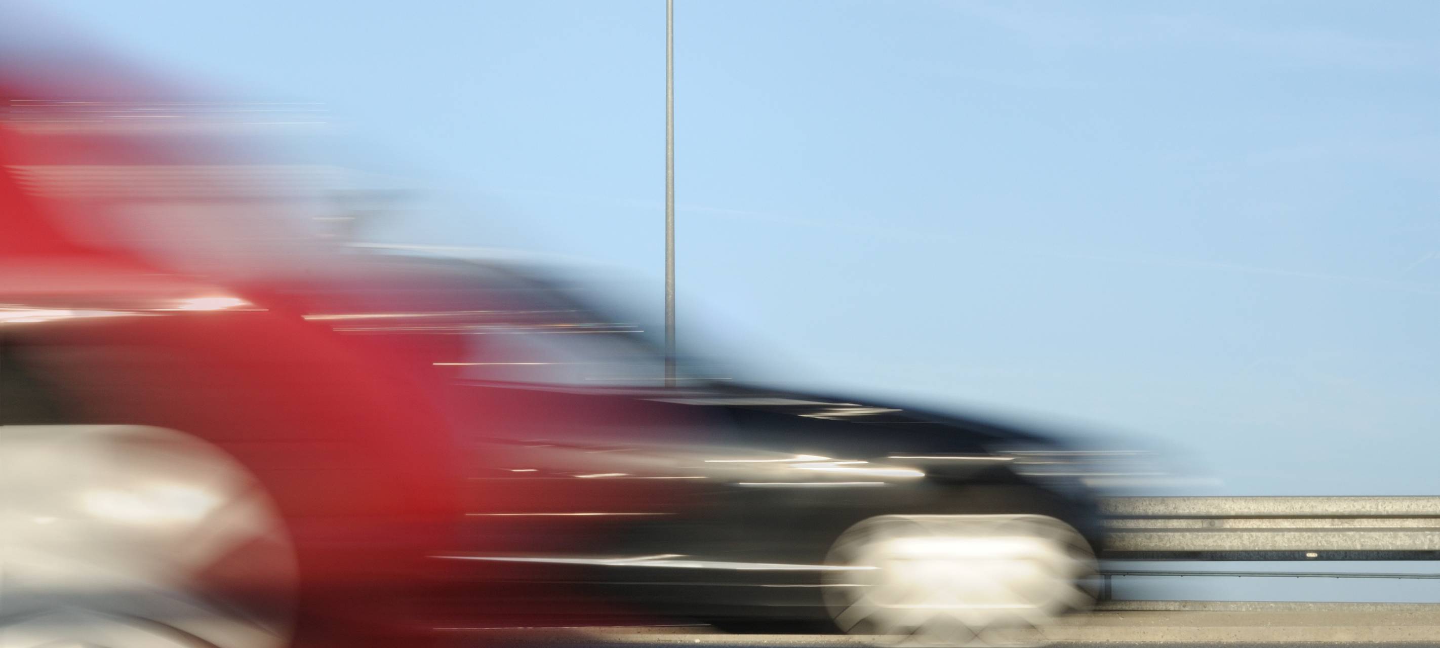 Rotlicht missachtet: Fünf Menschen im Krankenhaus