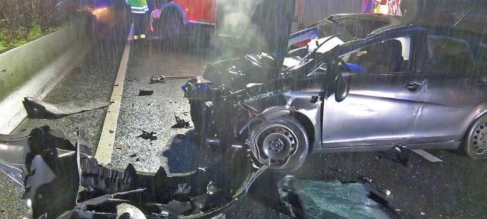 Kilometerlanger Stau nach A40-Unfall