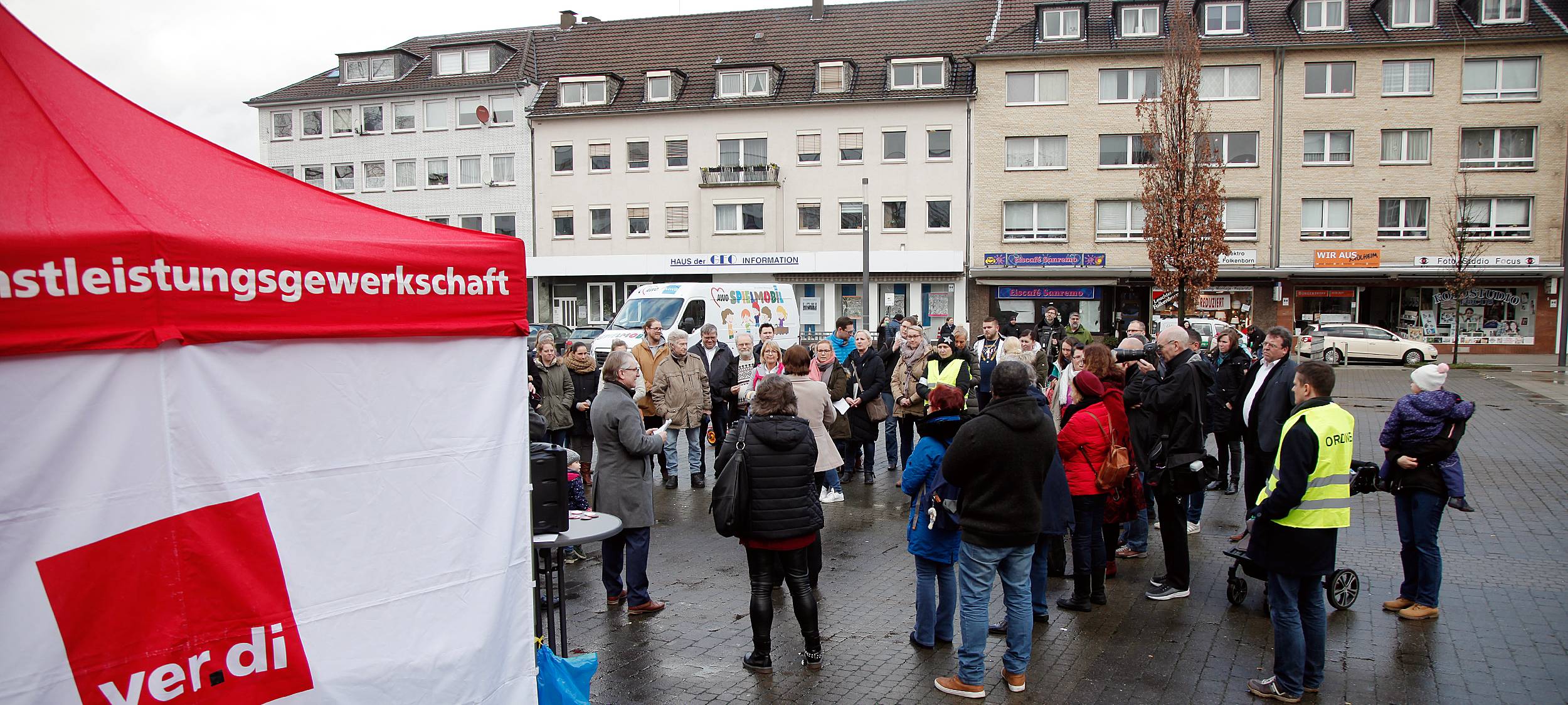 Demo der Kita-Eltern ringt Stadt Zusagen ab