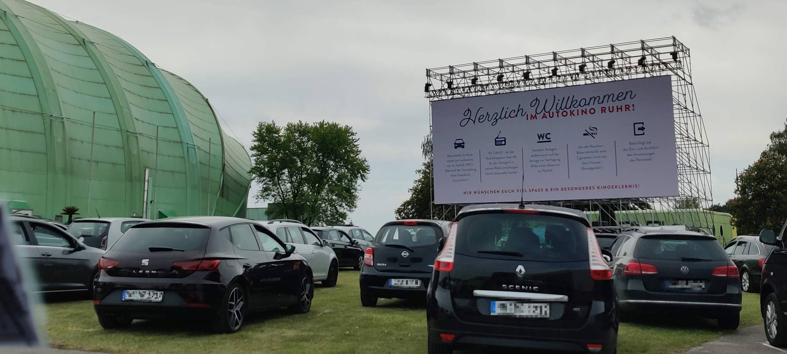 Letzter Film im Flughafen-Autokino