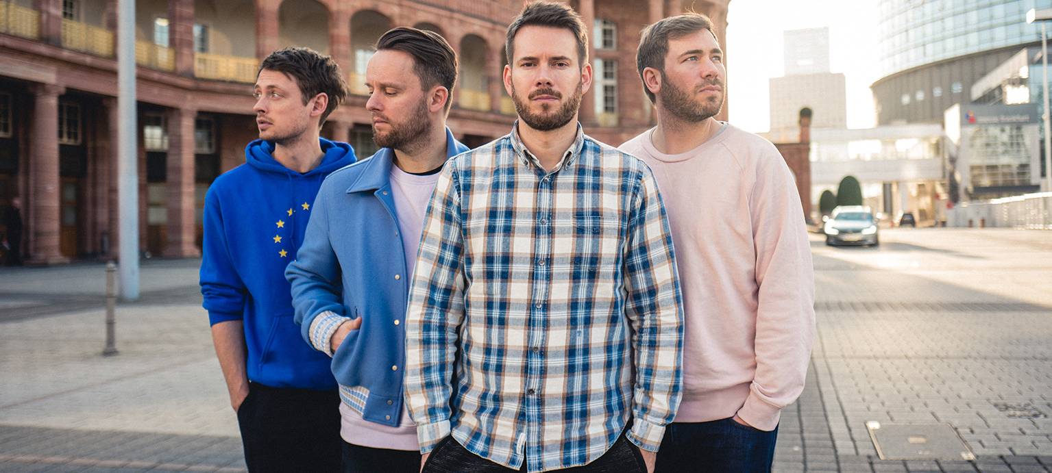 Revolverheld spielen Auto-Konzert in Oberhausen