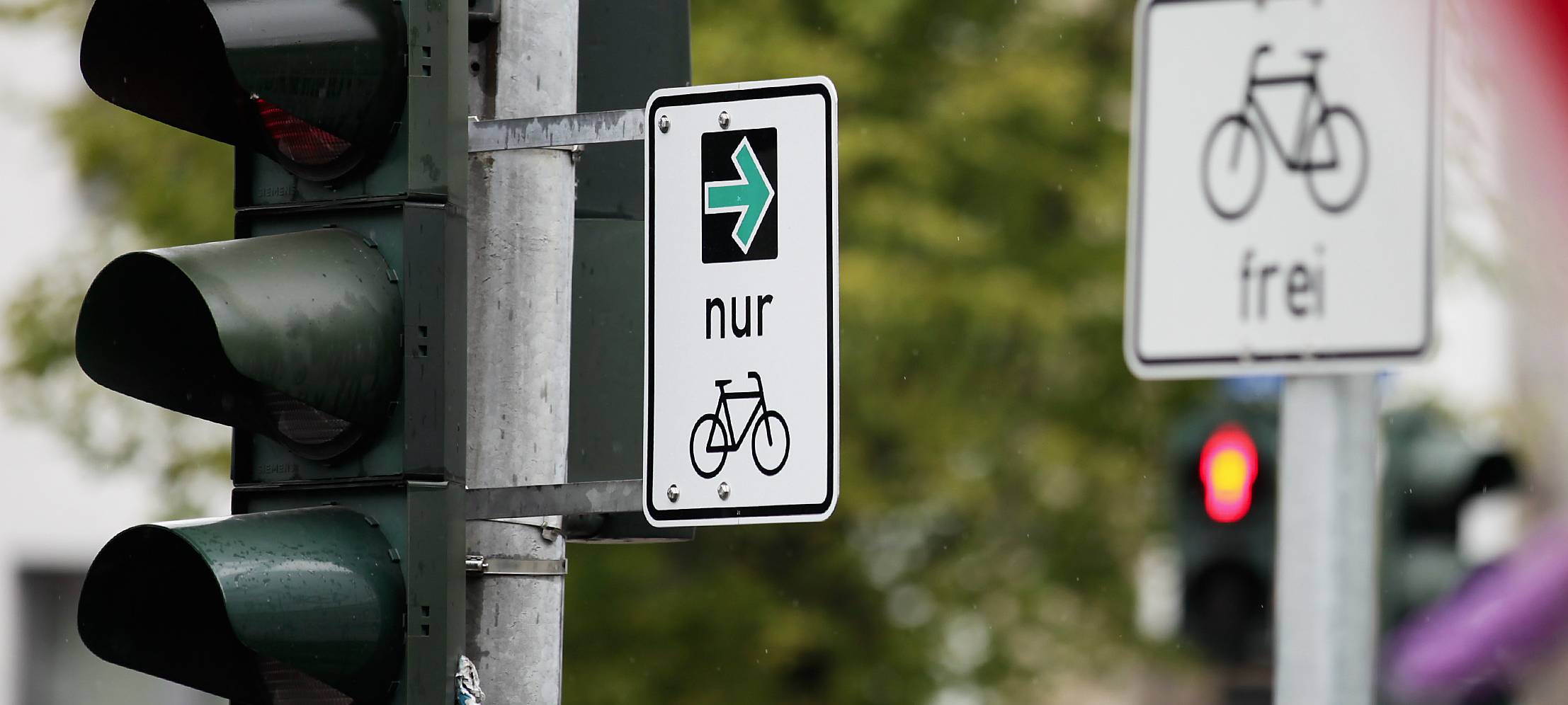Grüner Pfeil für Radfahrer