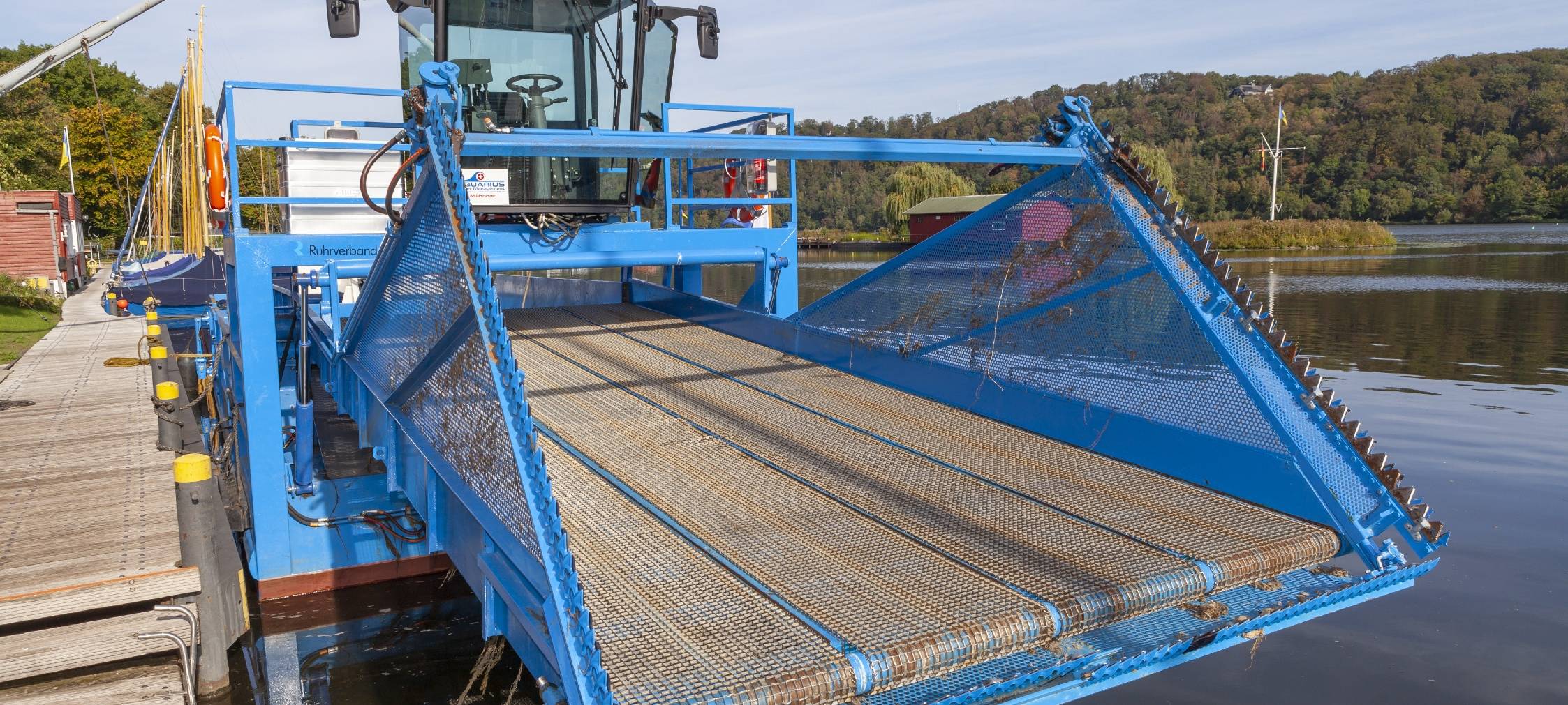 Mähboote kürzen Wasserpflanzen