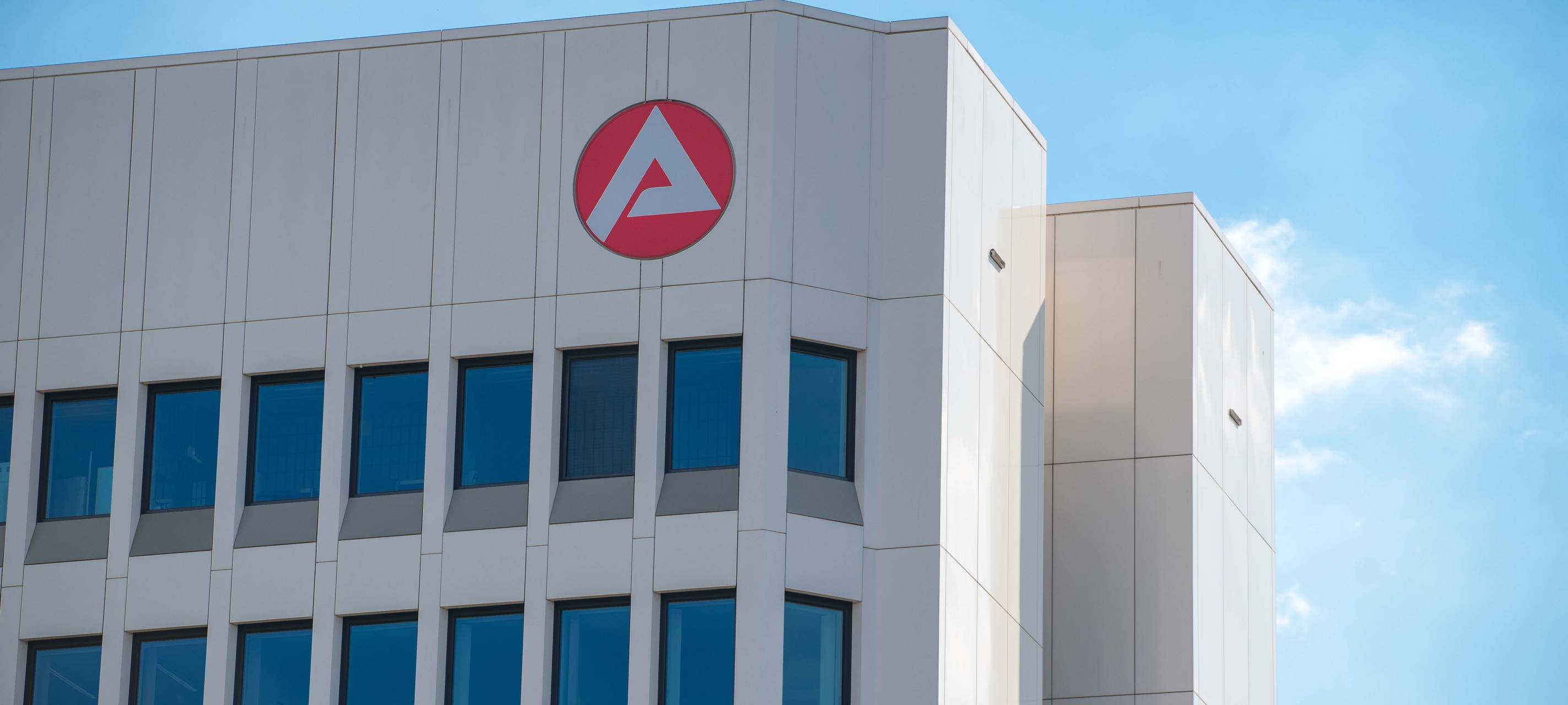 Corona sorgt für weniger Jobangebote