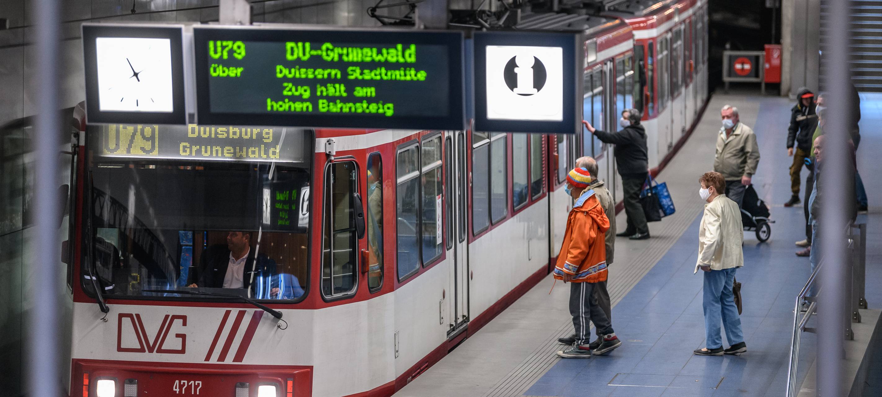 Kopfverletzungen nach Sturz aus U-Bahn