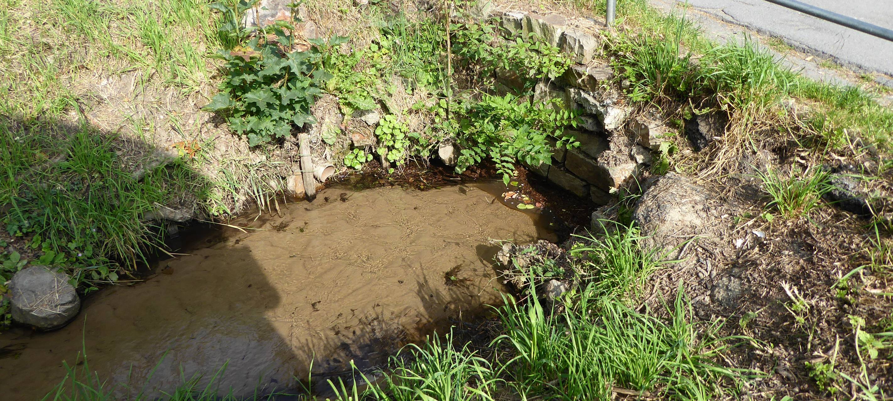 Fußgänger und Radfahrer ignorieren Umleitung