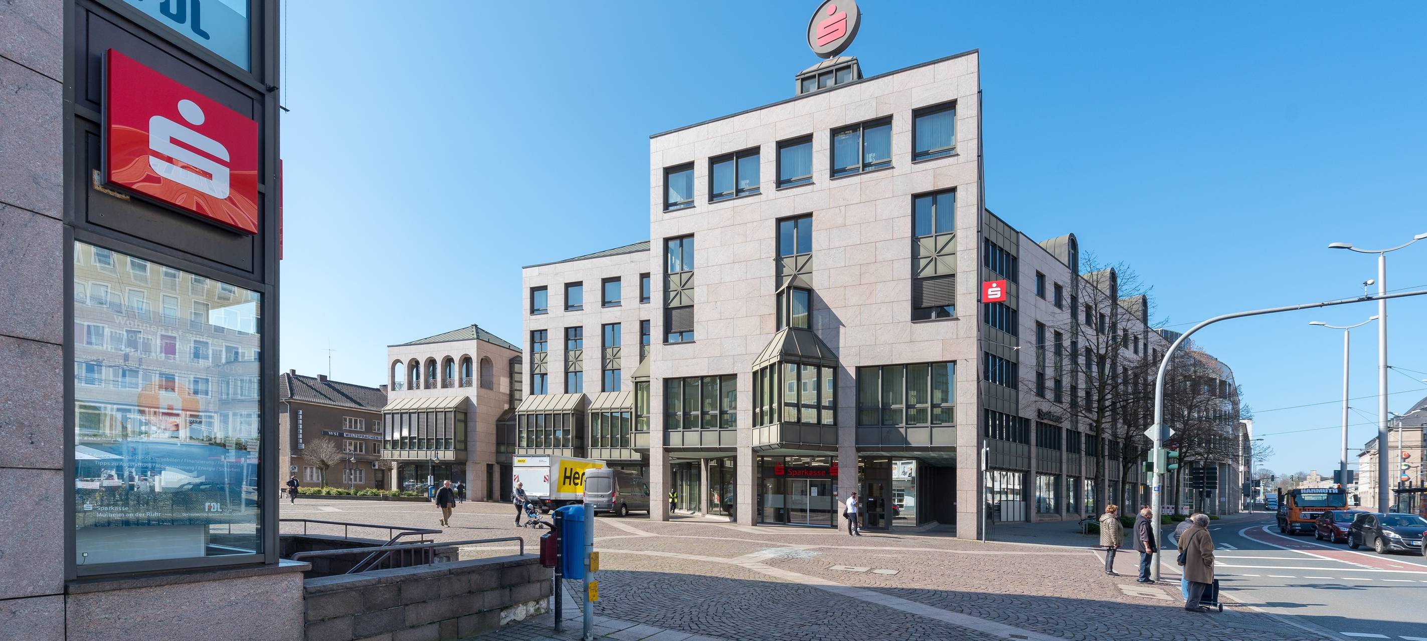 Sparkasse Mülheim: Taten statt Karten