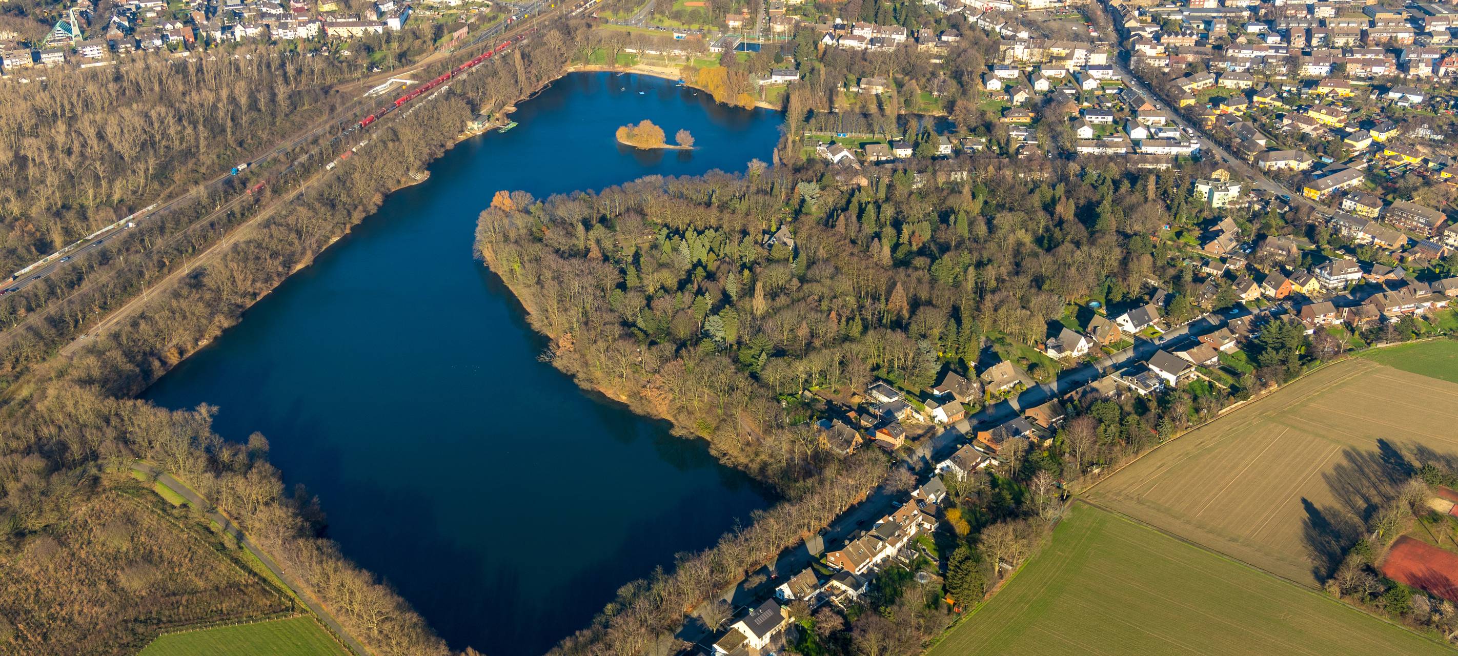 Giftige Blaualgen in Badeseen