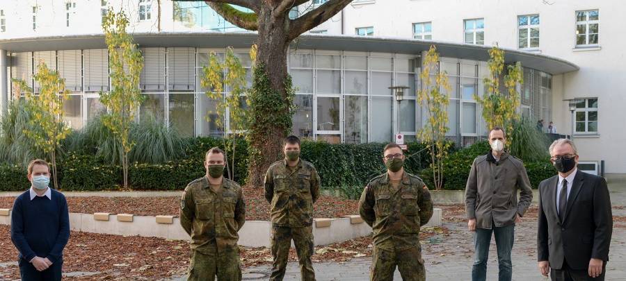 Soldaten helfen bei Corona-Tests