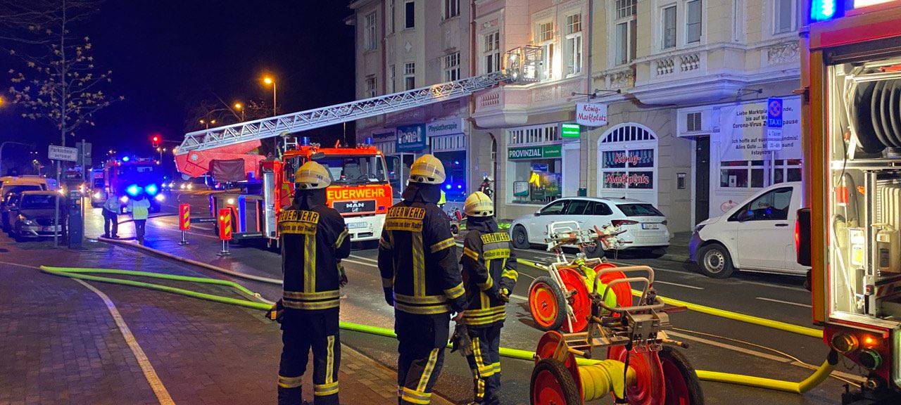 Feuerwehr löscht zwei Brände