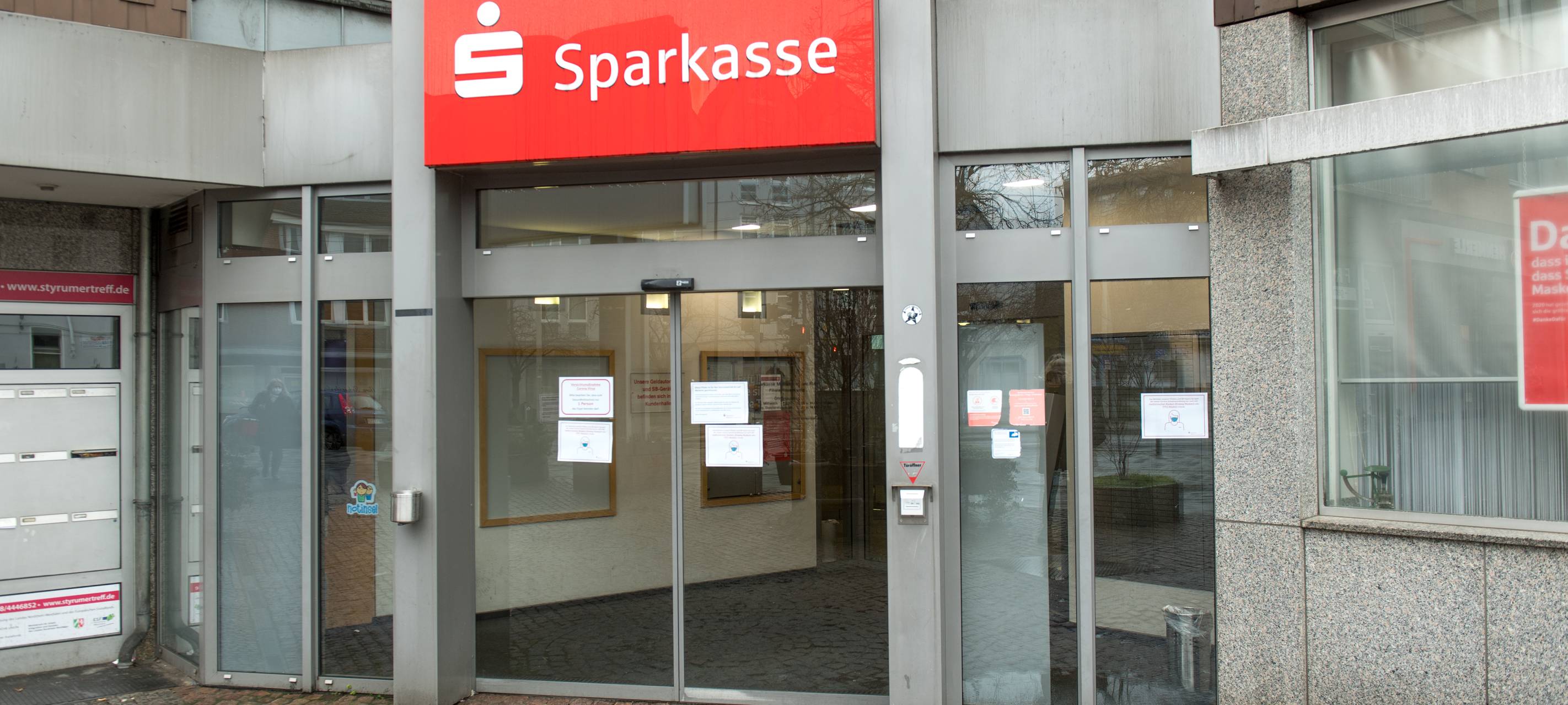 Sparkasse macht Rosenmontag auf