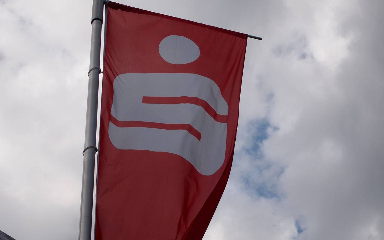 Sparkasse Macht Drei Filialen Wieder Auf Radio Mulheim
