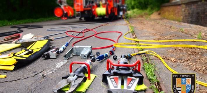 Drei Verletzte bei Unfall auf Mannesmannallee