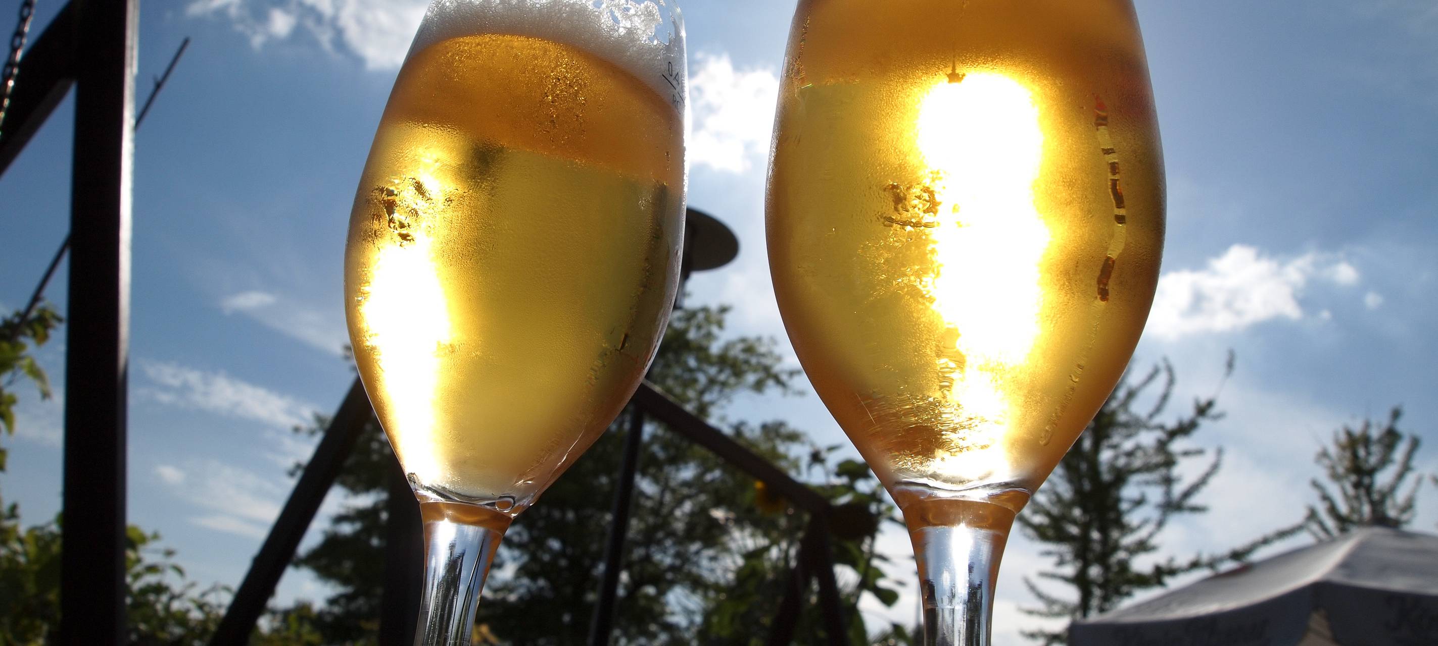 Stadt hilft Restaurants und Discos