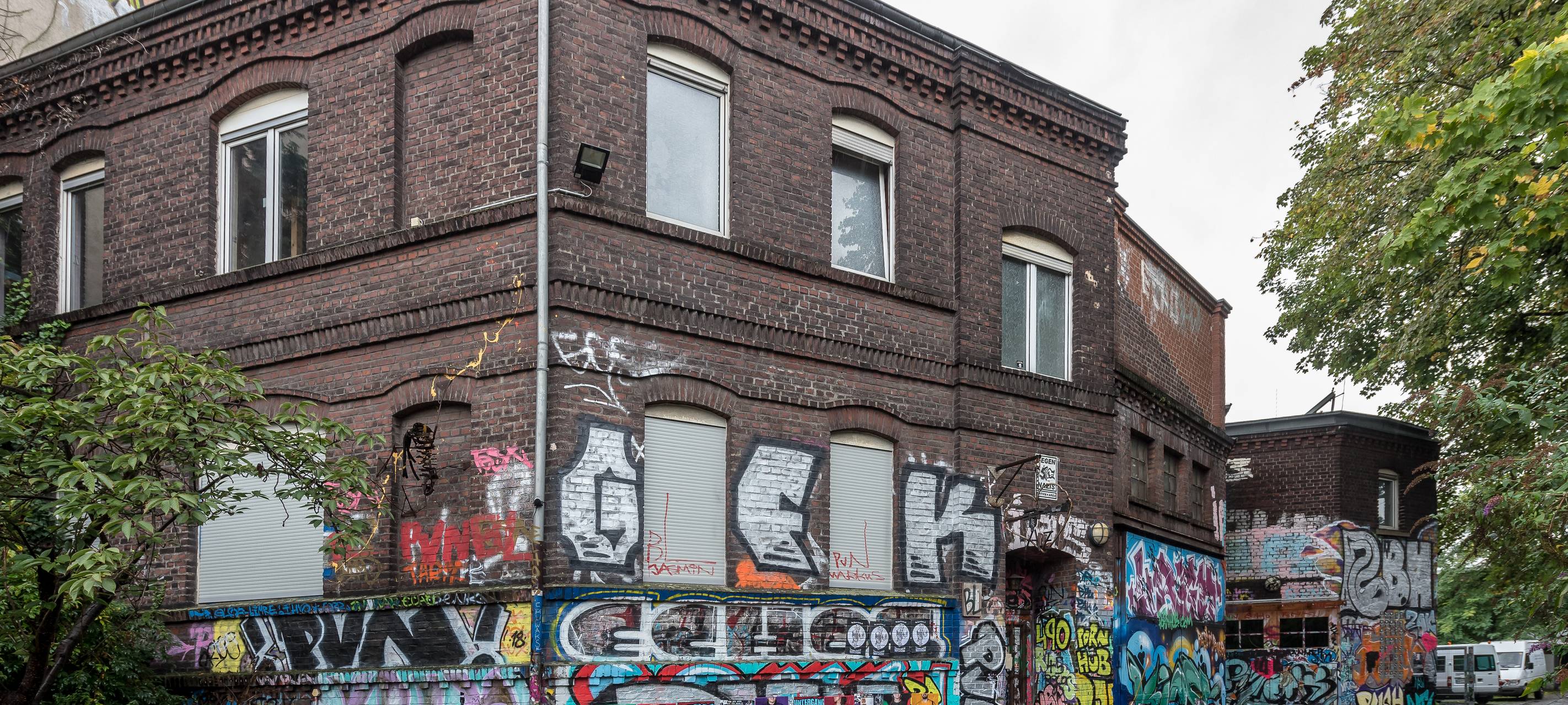 Decke ist einsturzgefährdet