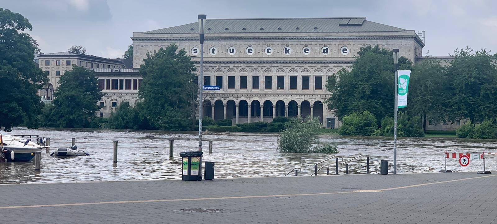 Sparkasse evakuiert und Sozialamt nicht erreichbar