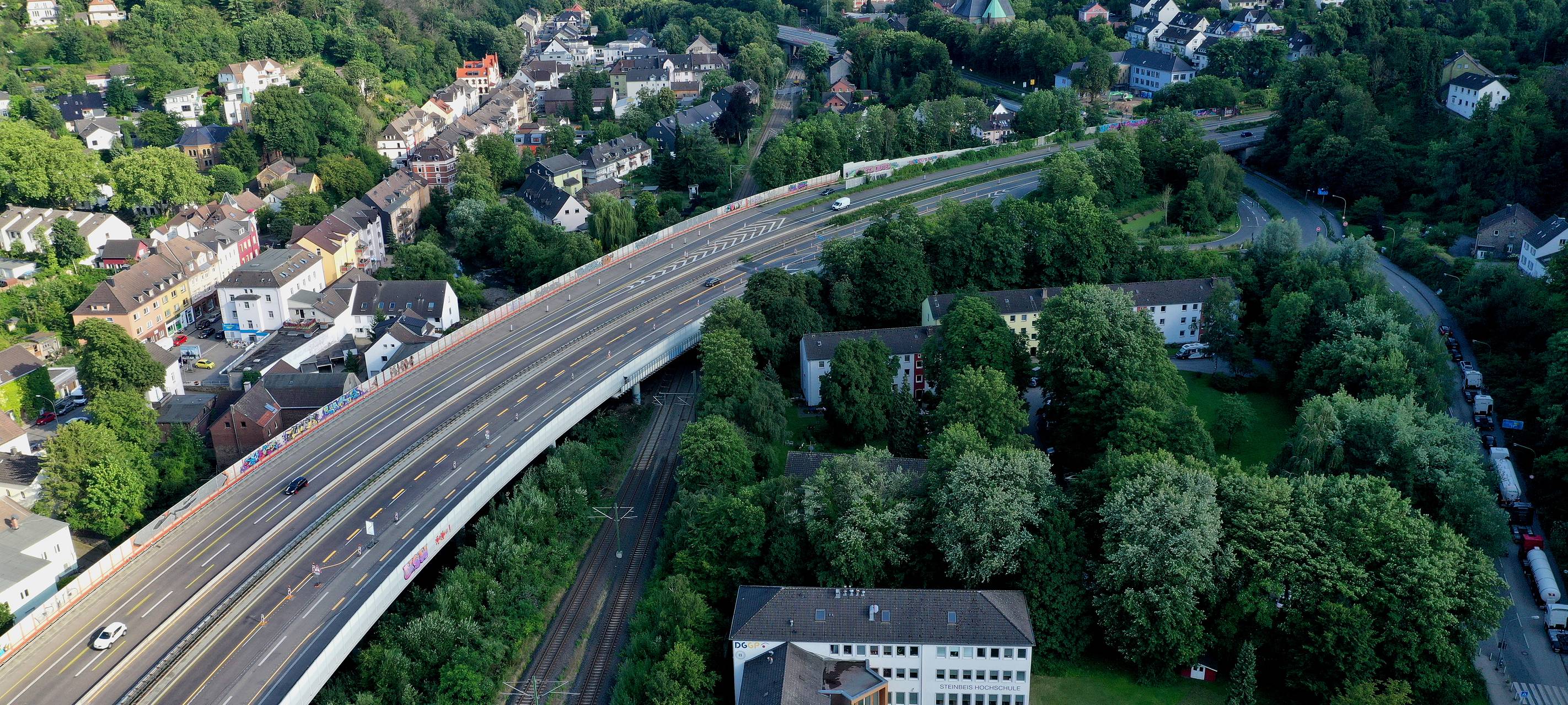 Sanierung und Fernwärmeleitung