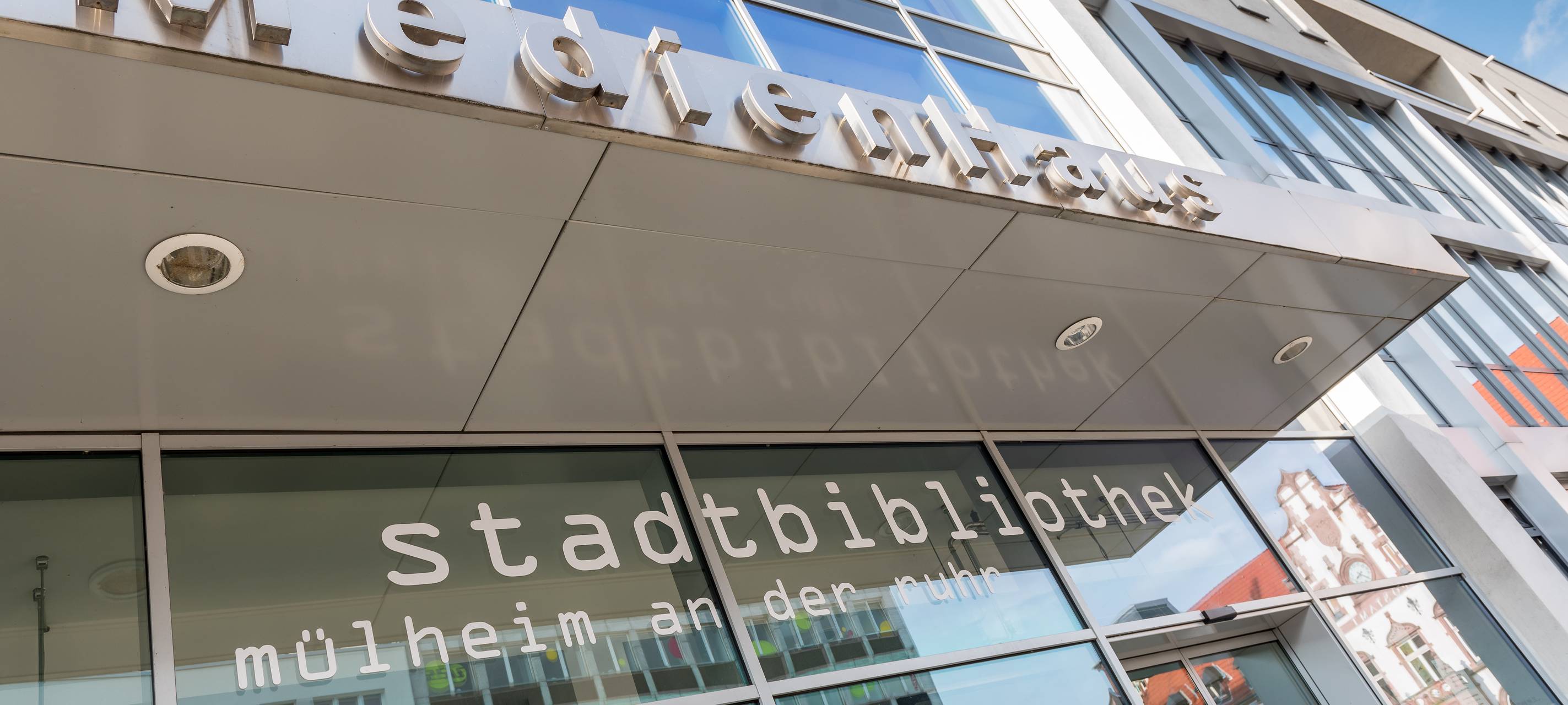 Stadt verteilt Lesestart-Sets