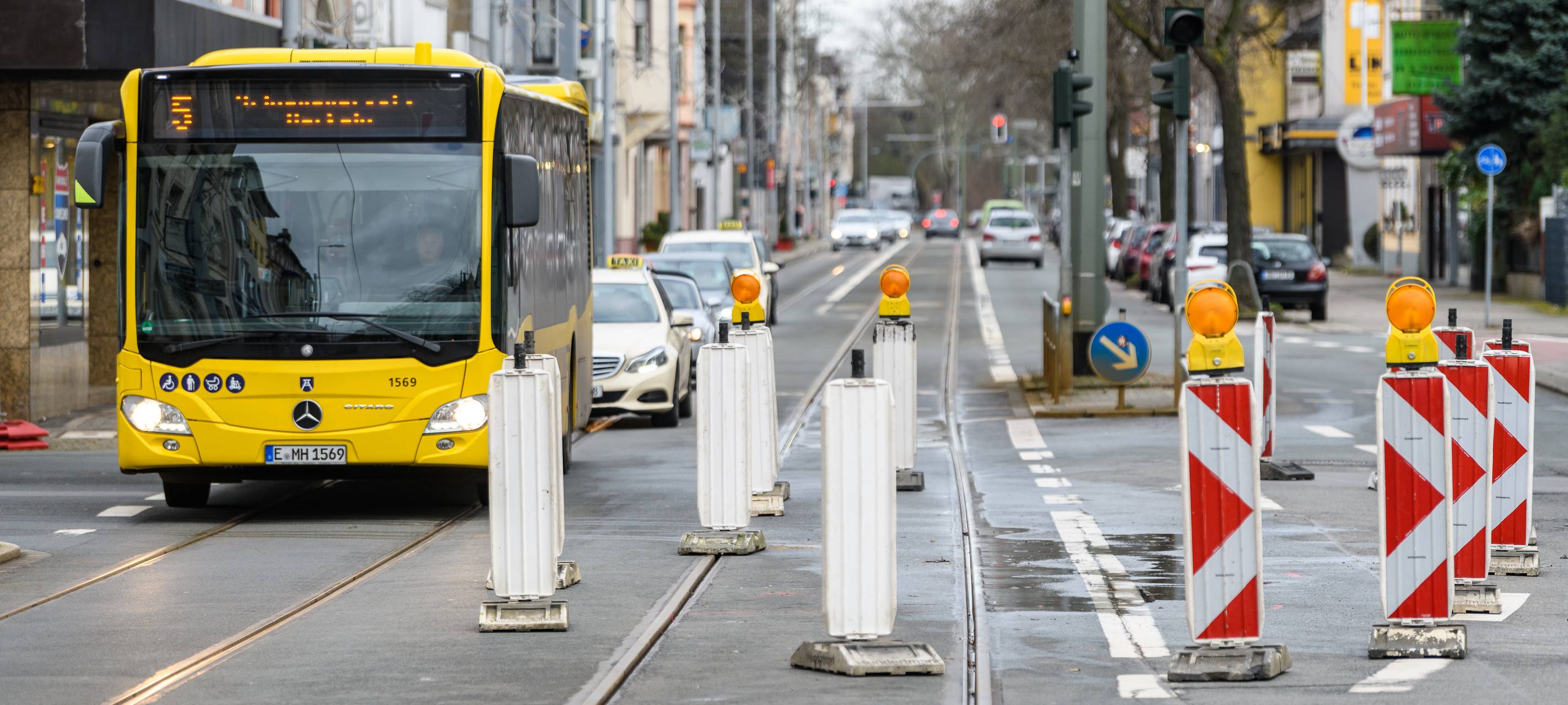 Rohrbruch sorgt länger für Verkehrsprobleme