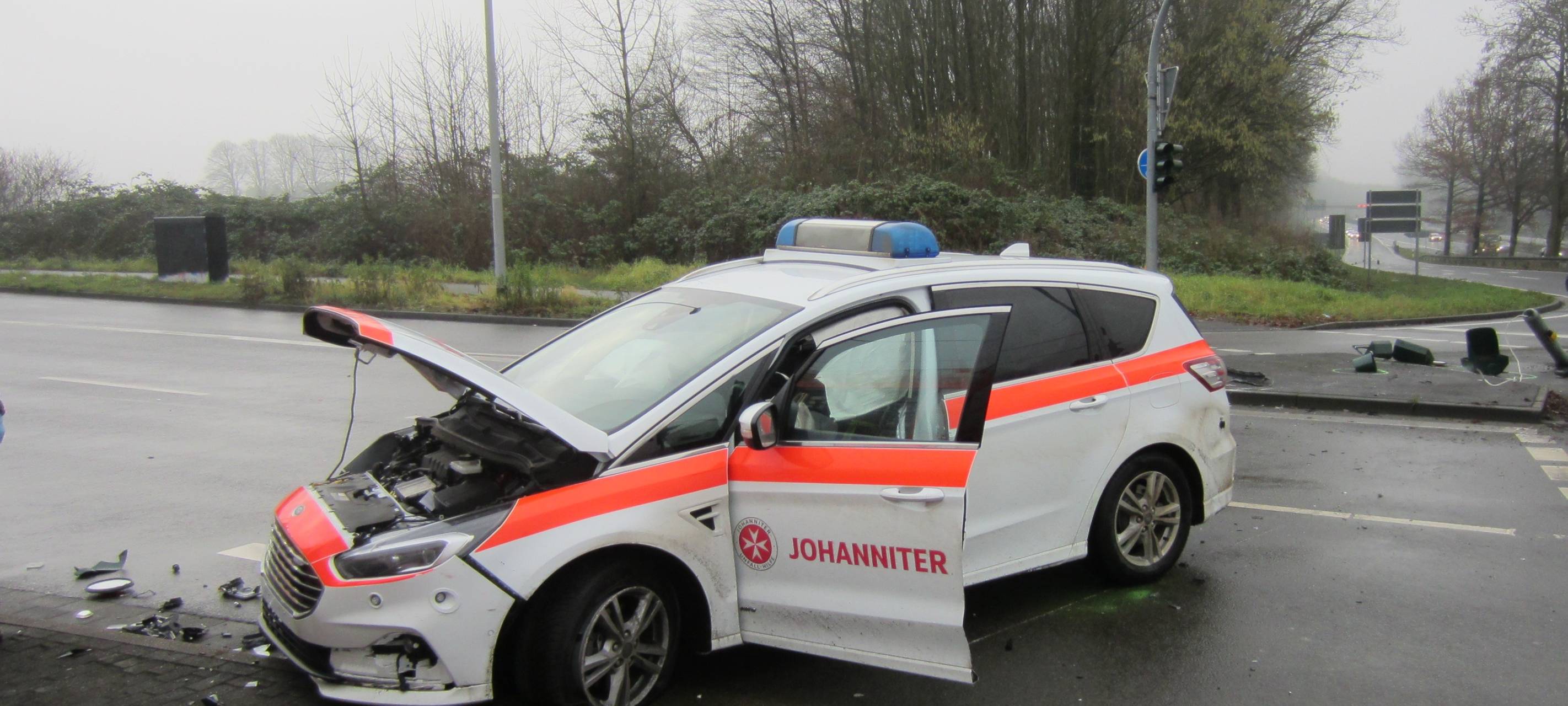 Johanniter-Unfallhilfe baut Unfall