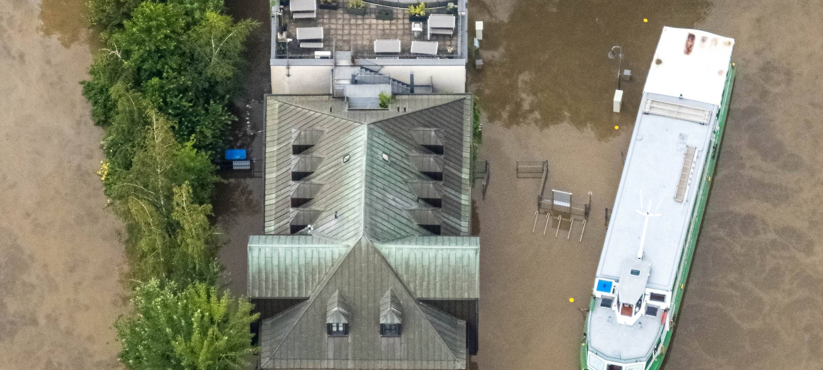 Café nach Hochwasserschäden wieder eröffnet