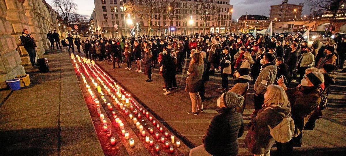 Friedenslichter auf Rathausmarkt