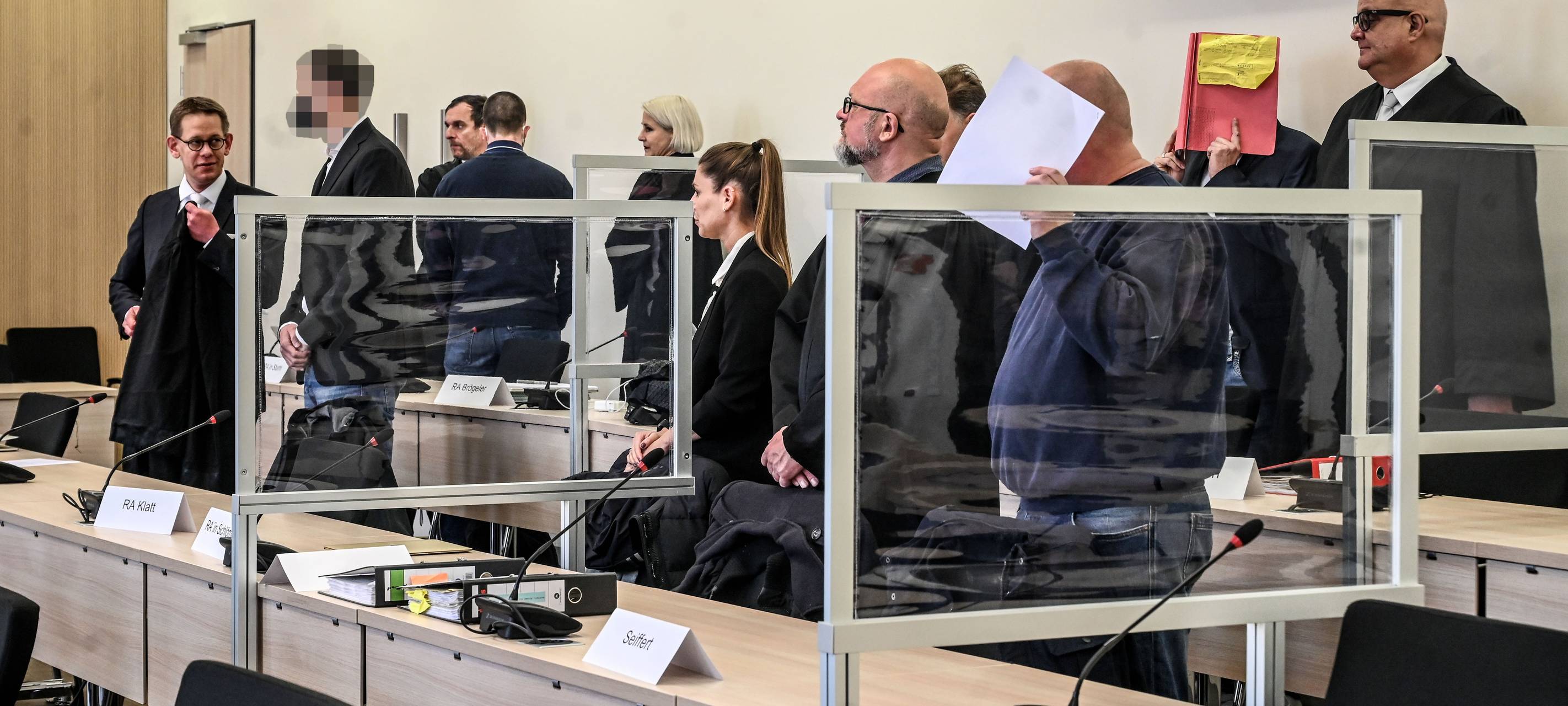 Schalker wegen Attacke auf Manchester-Fan vor Gericht