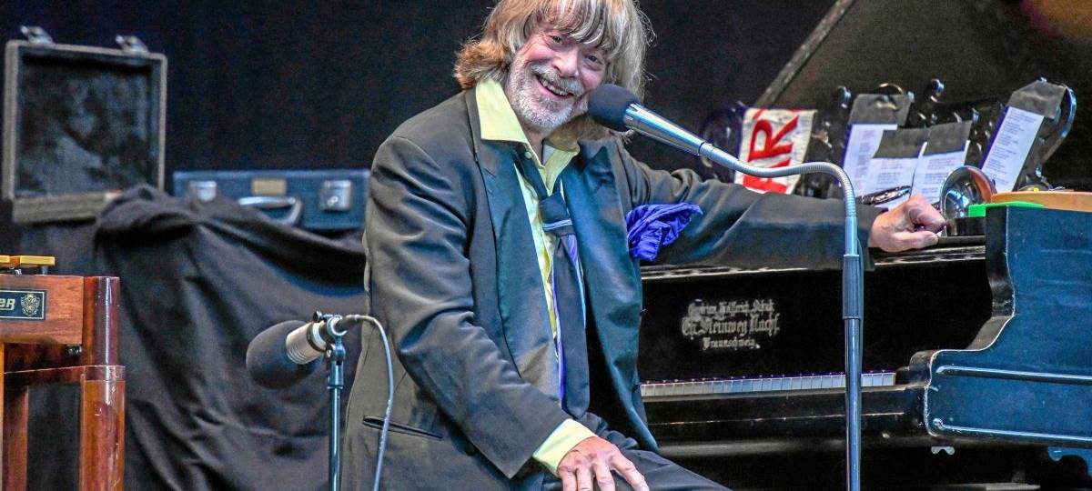 75.000 Euro für Helge Schneiders Flügel