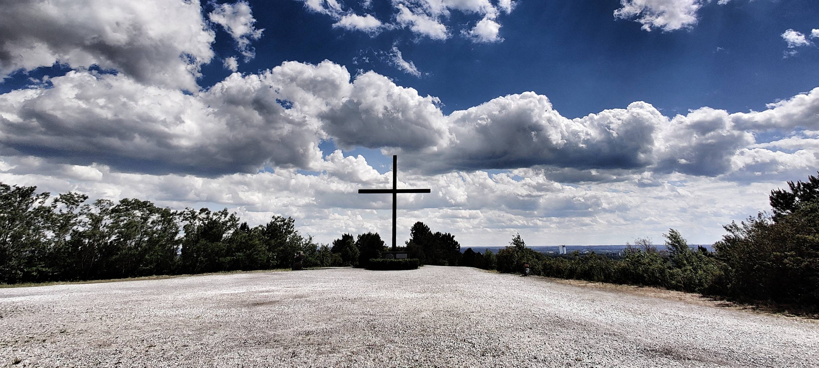 Andacht unterm Haldenkreuz