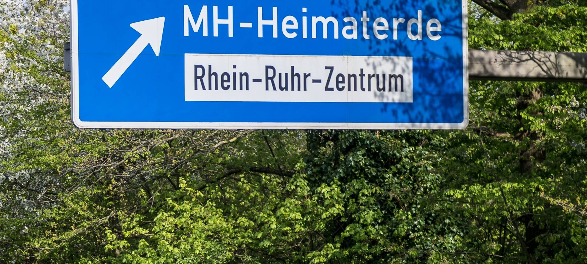 Abfahrt Heimaterde auf A40 dicht