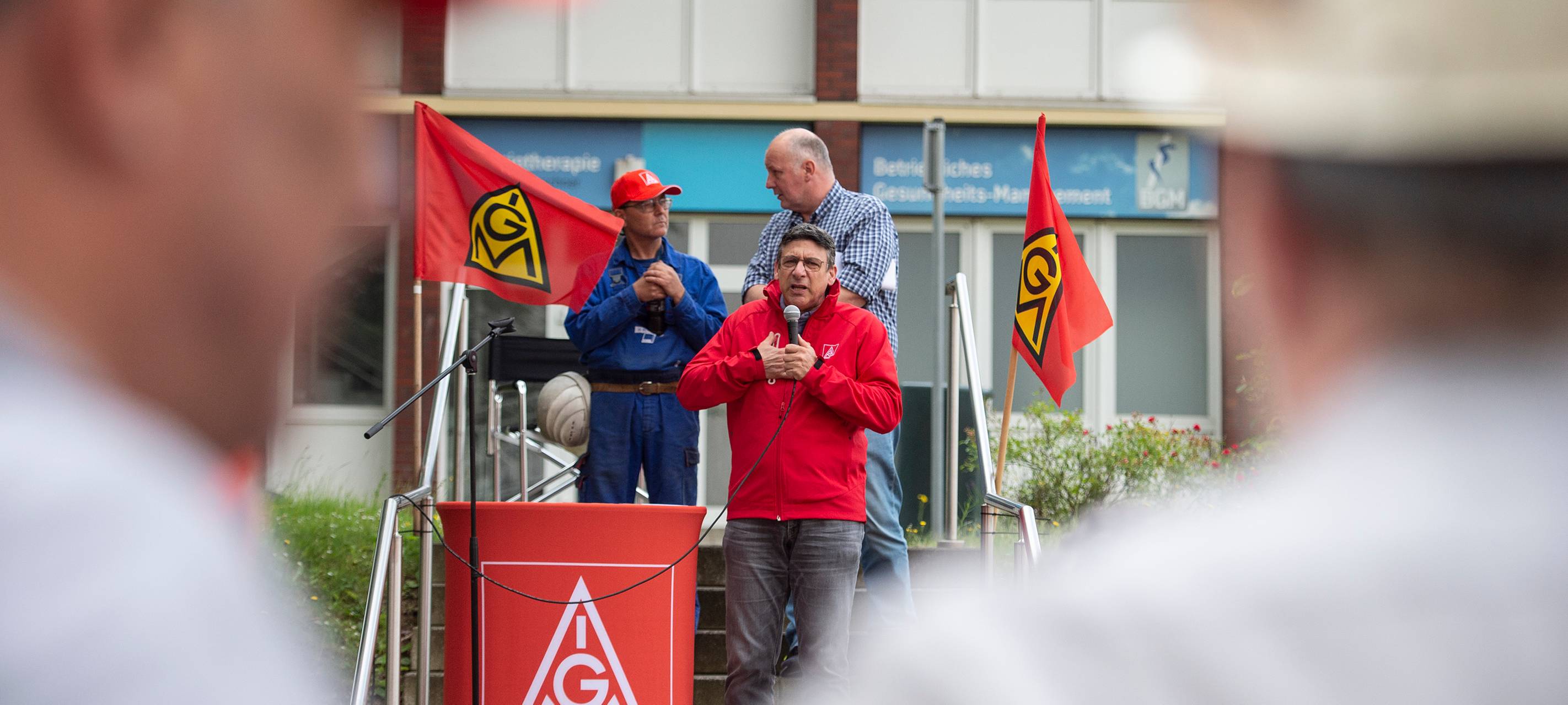 IG Metall-Kundgebung auf Rathausmarkt und Warnstreiks