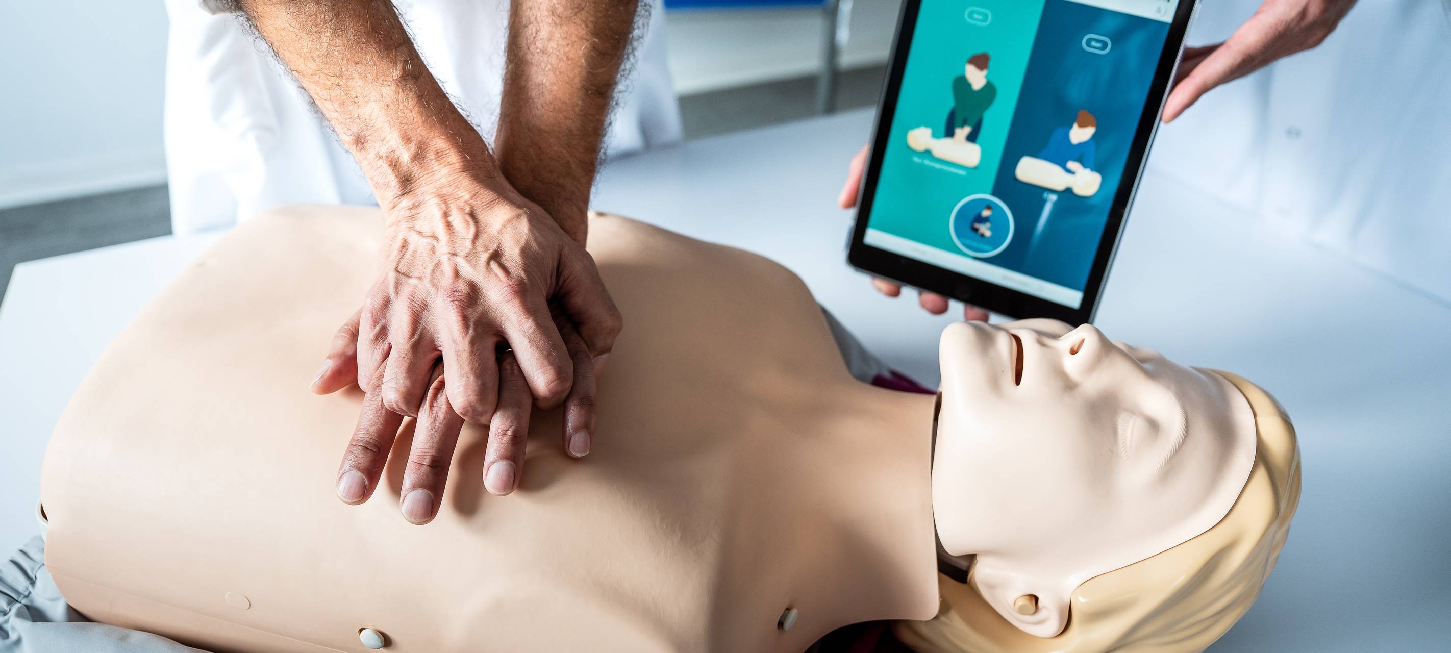 Herzdruckmassage für Laien im EKM