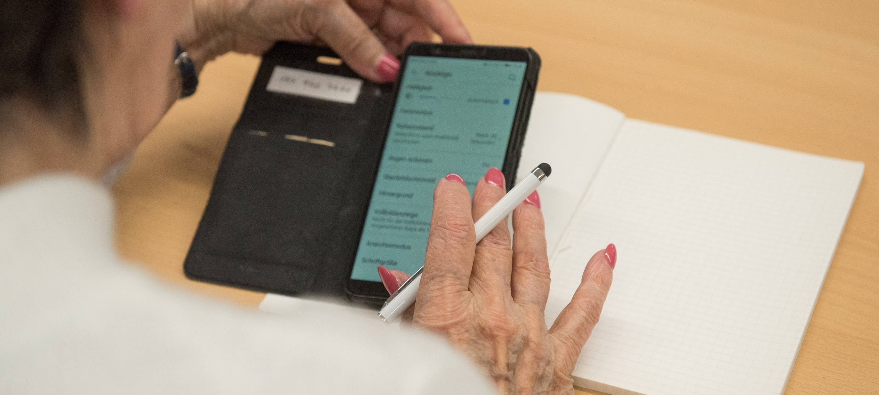 61-Jährige Opfer von WhatsApp-Betrügern