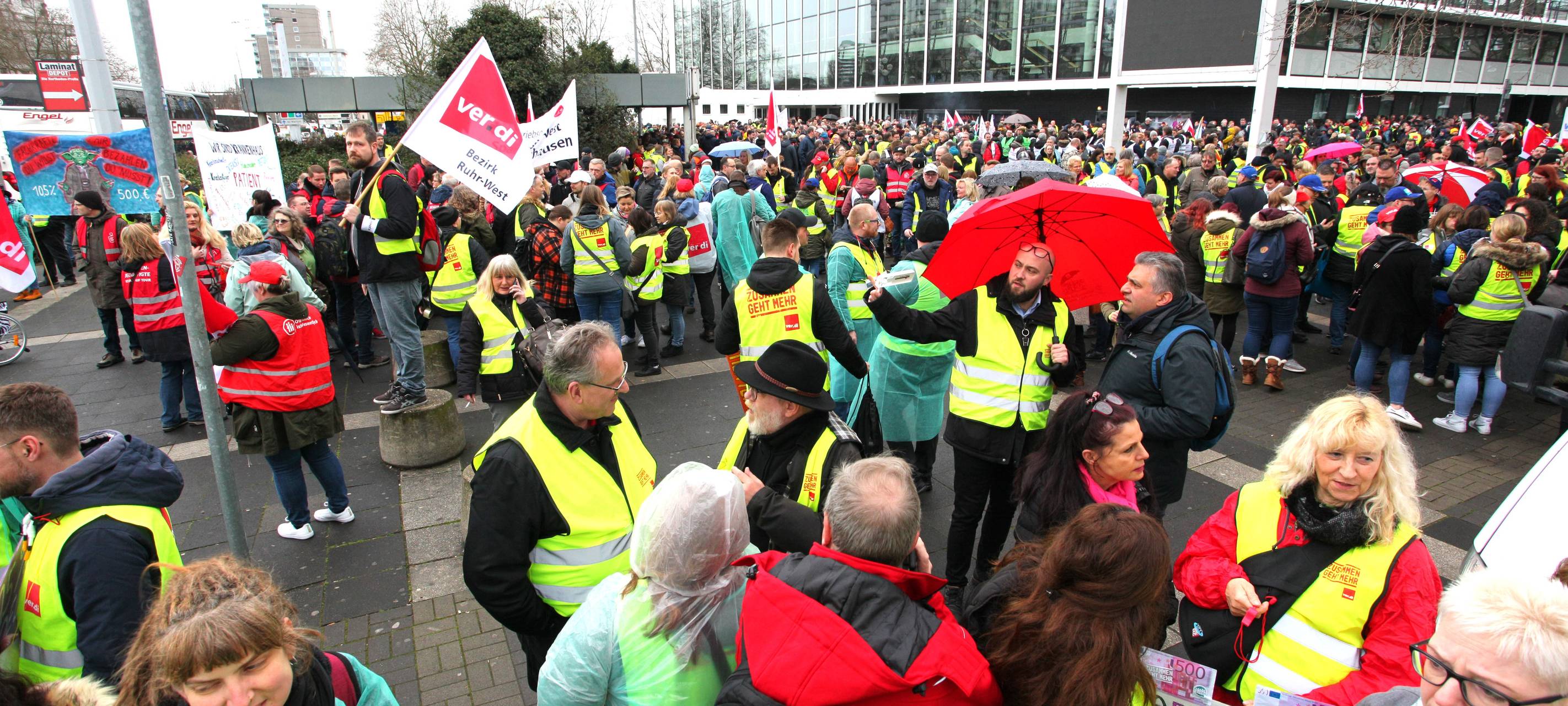 Warnstreik: 19.000 protestieren in Gelsenkirchen