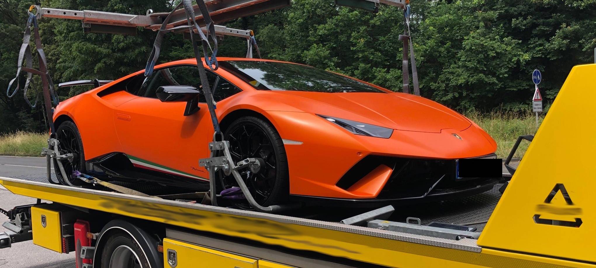 Lamborghini-Fahrer rast mit 13-Jährigem durch Mülheim