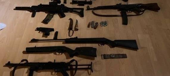 SEK findet zahlreiche Waffen in Speldorfer Wohnung