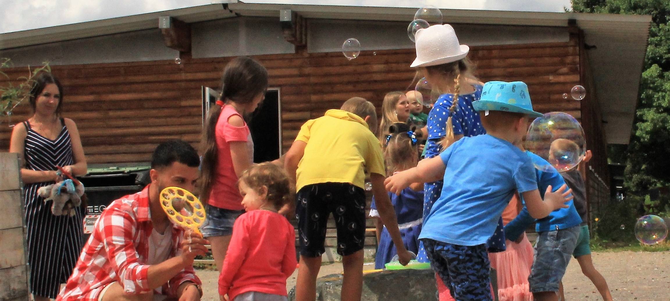 Flüchtlingsunterkunft feiert Freundschaftsfest