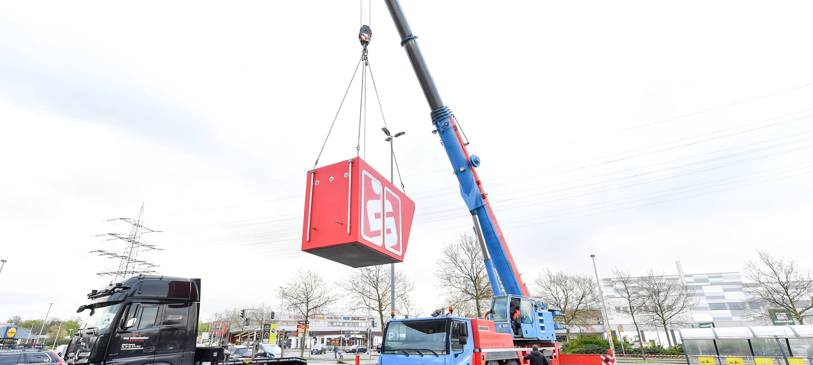 Sparkasse stellt neue Hightech-Automaten auf