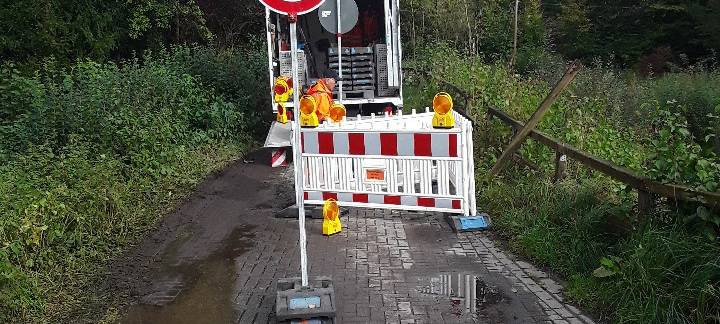 Riemelsbeck wegen Hohlraum gesperrt