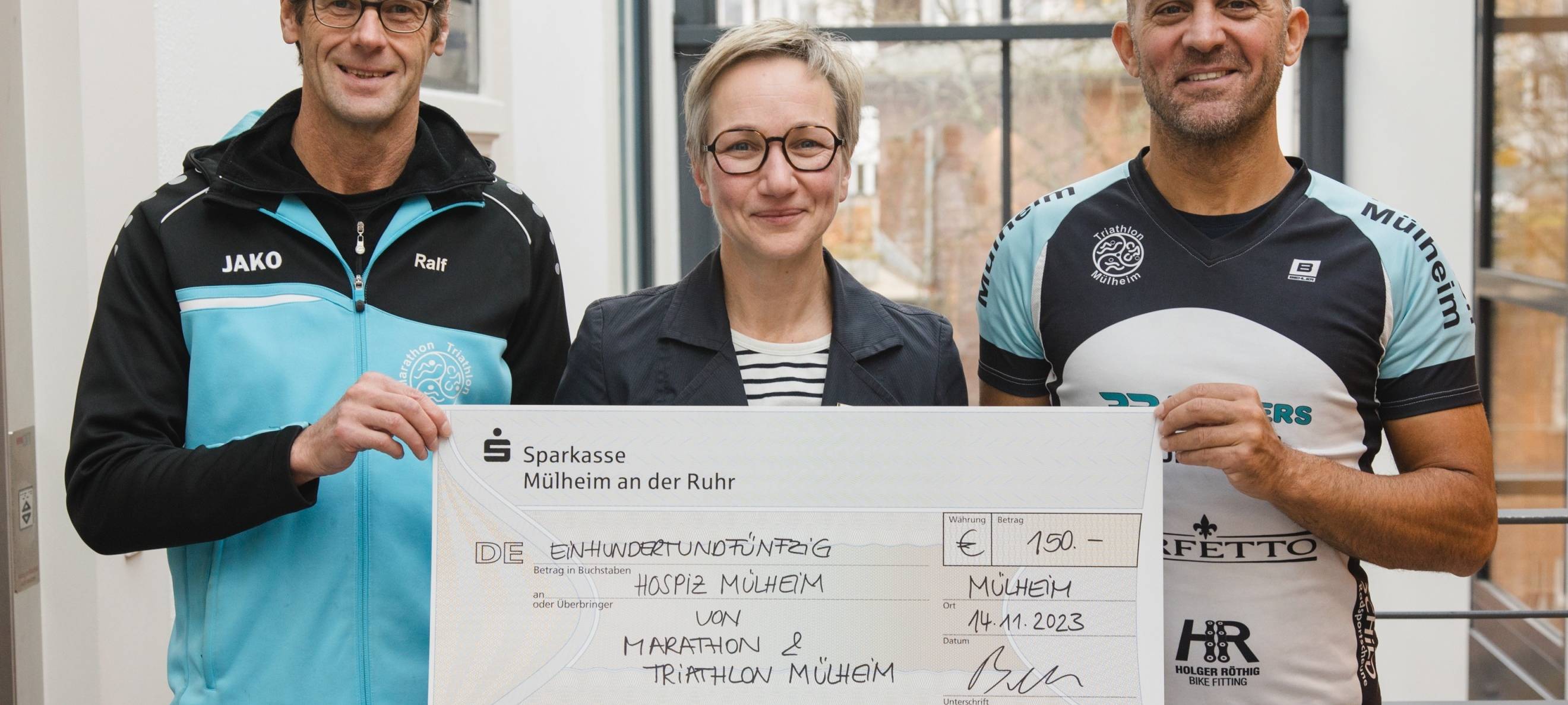 Spende an Hospiz überreicht