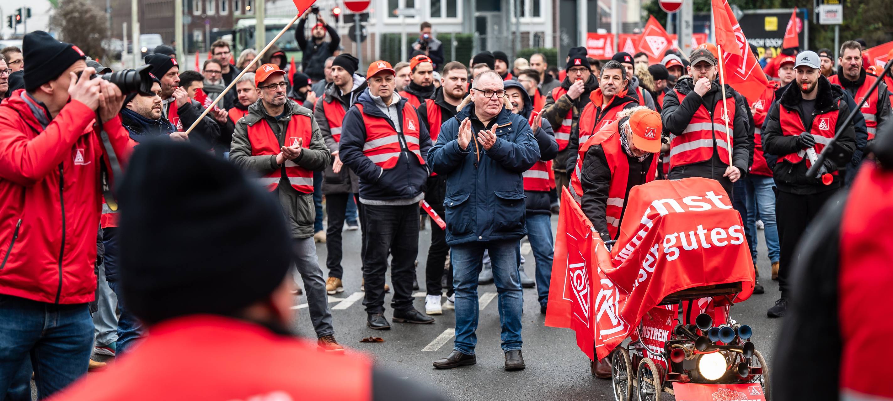 Warnstreik bei zwei Mülheimer Stahlbetrieben