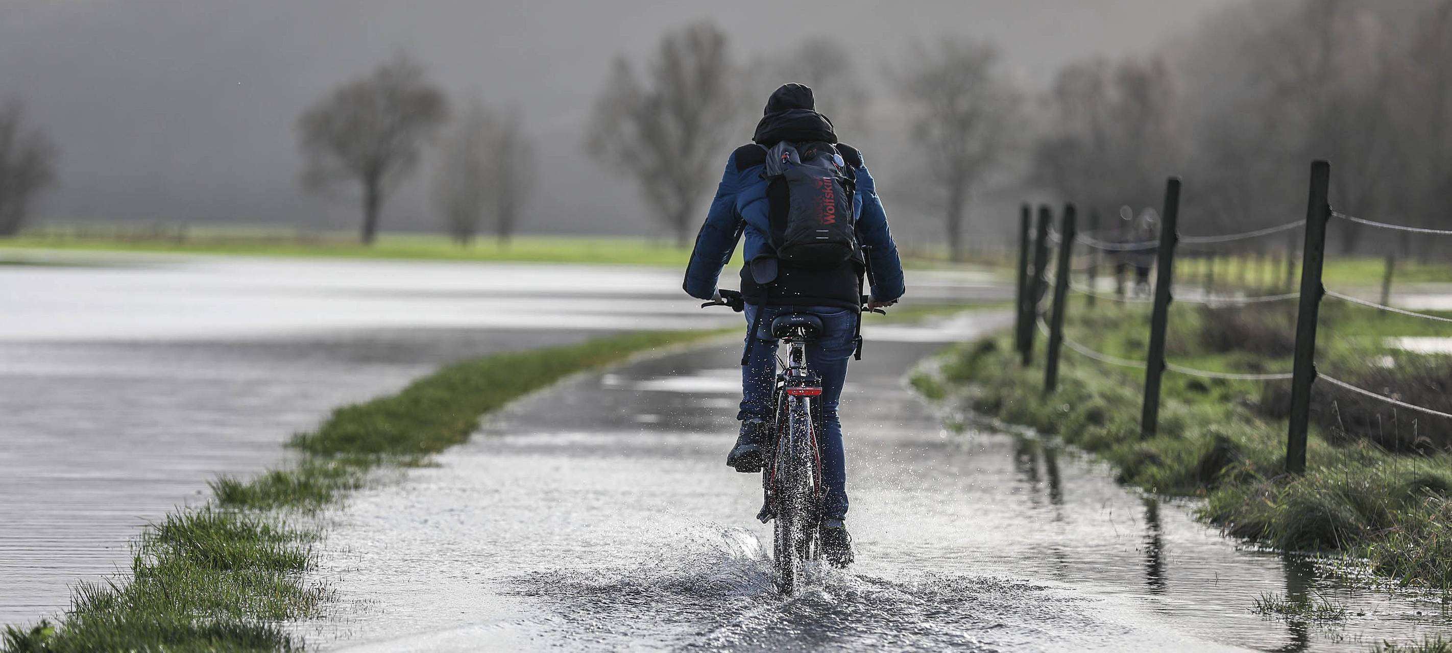 Hochwasserlage: Mintarder Straße wieder frei