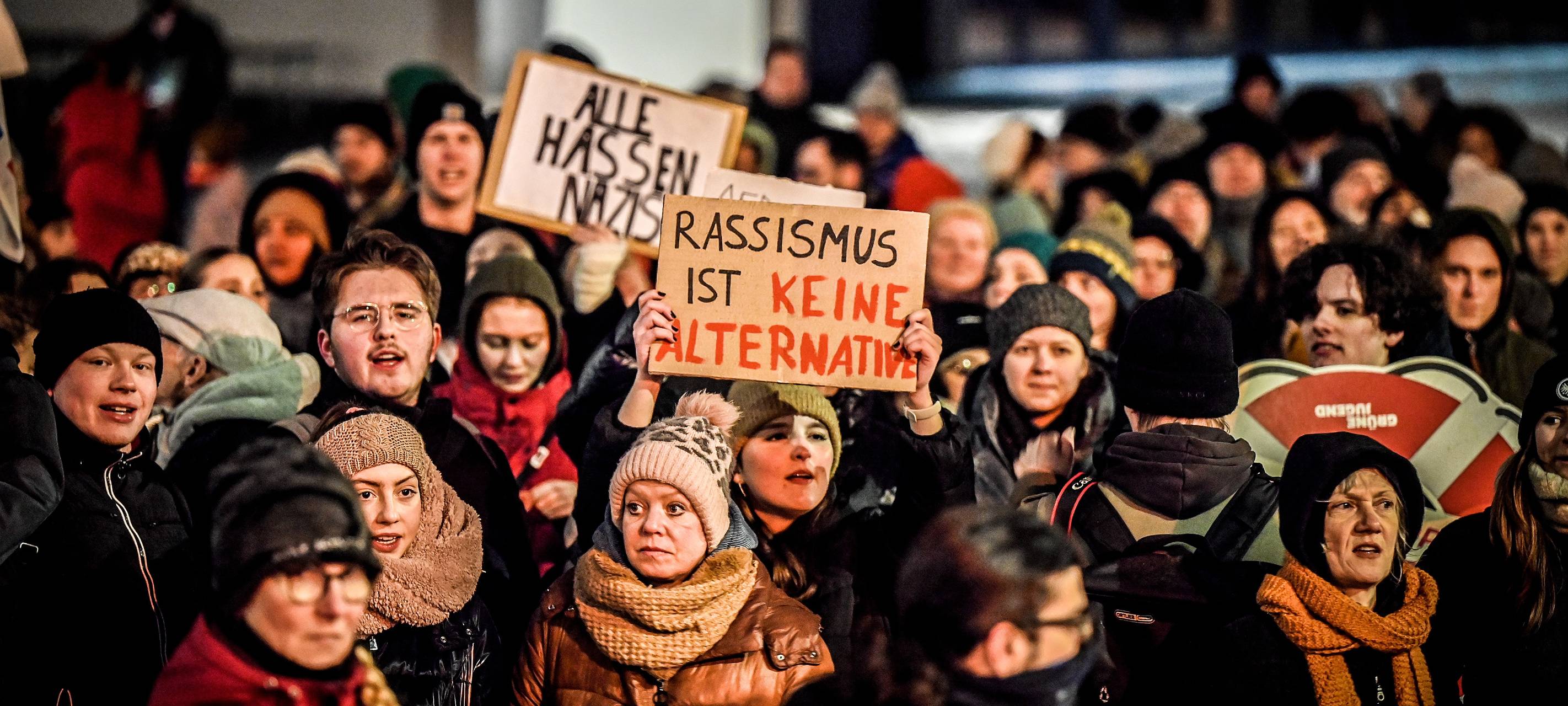 Tausende protestieren in Mülheim gegen Rechts